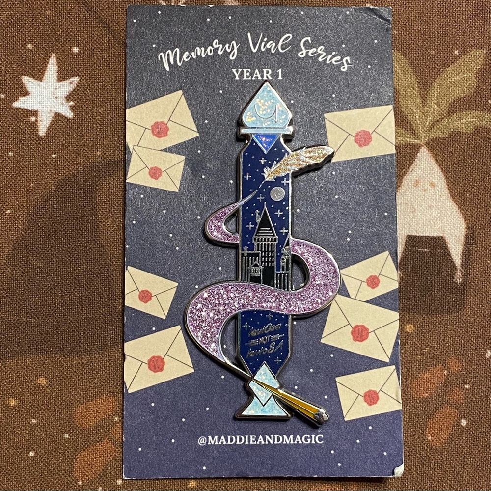 Harry Potter Fantasy Enamel Pin - Wingardium Leviosa Memory Vial